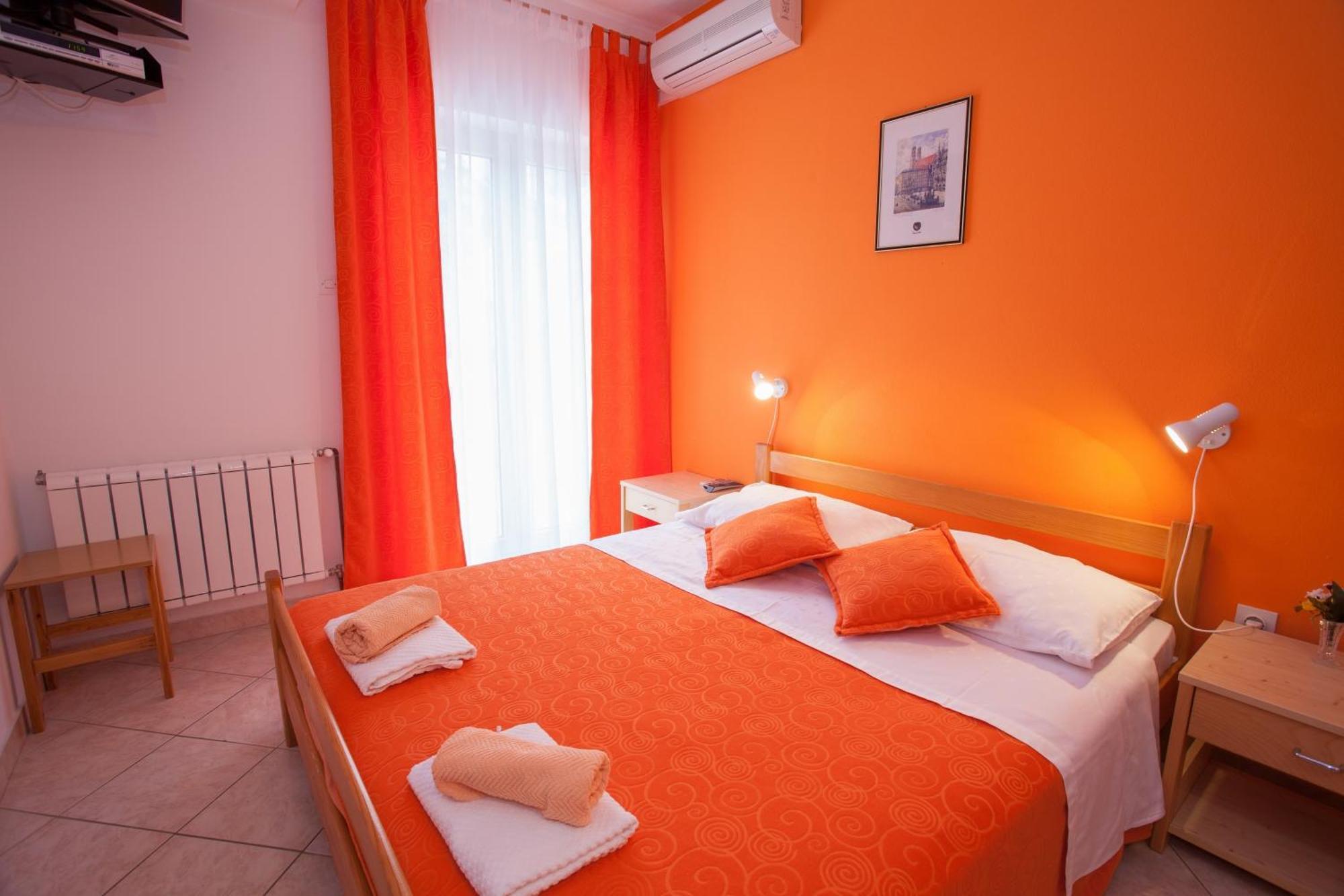 Pansion Burin Hotell Baška Rum bild