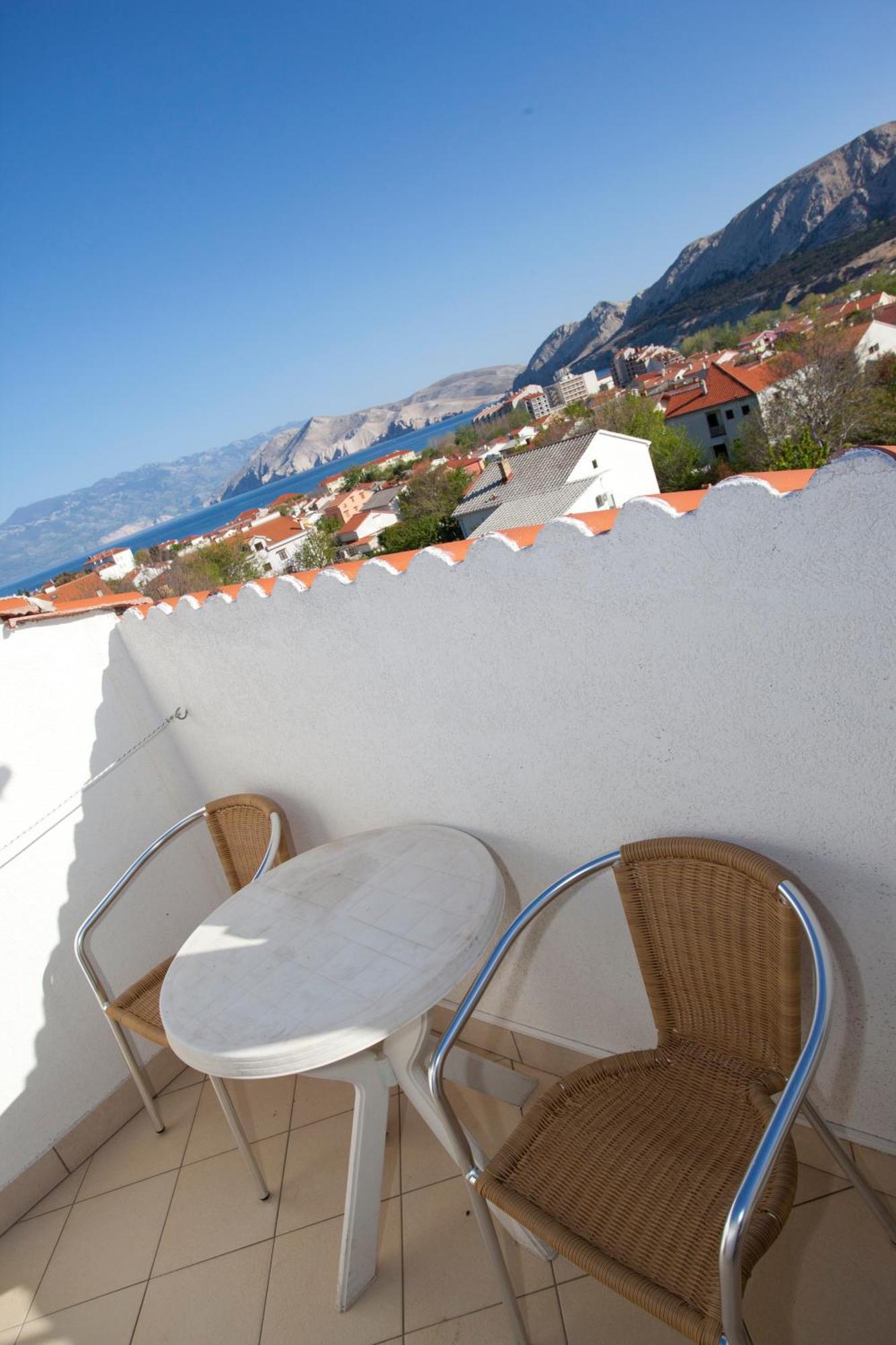 Pansion Burin Hotell Baška Rum bild