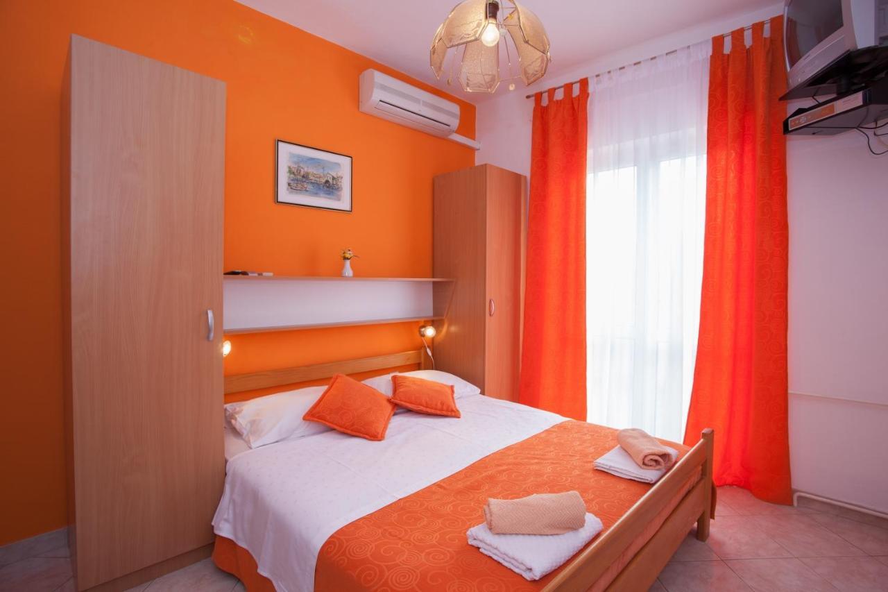 Pansion Burin Hotell Baška Rum bild